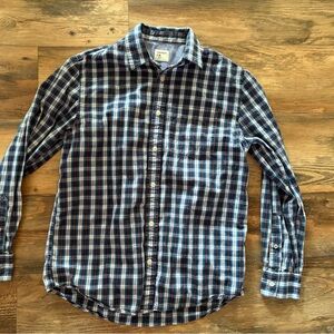 Old Navy Men's Blue and White Checkered Button Down Shirt